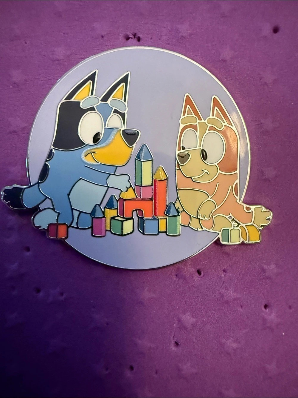 Bluey Disney Parks - Bluey and Bingo Building a Castle with Blocks DISNEY PIN